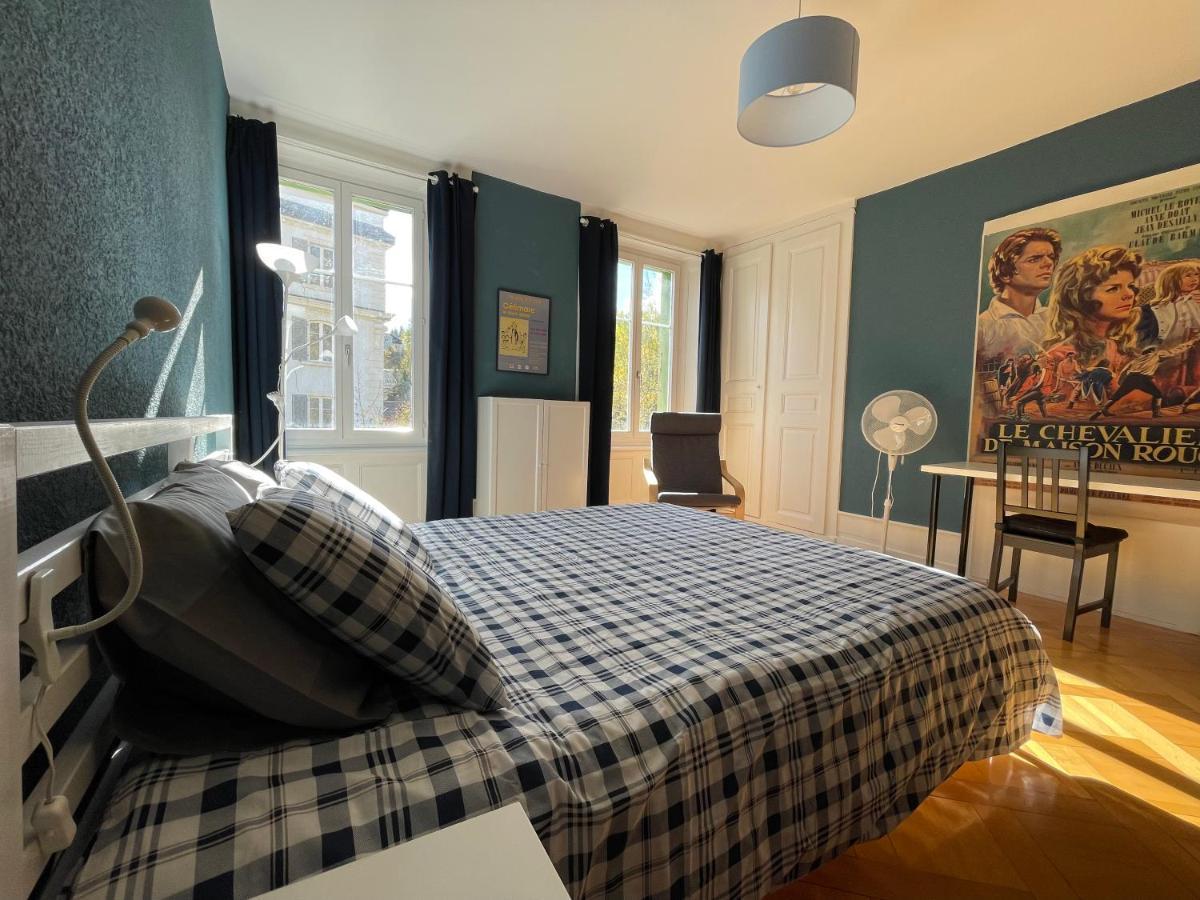 Le Locle : Bel Appartement Chaleureux エクステリア 写真