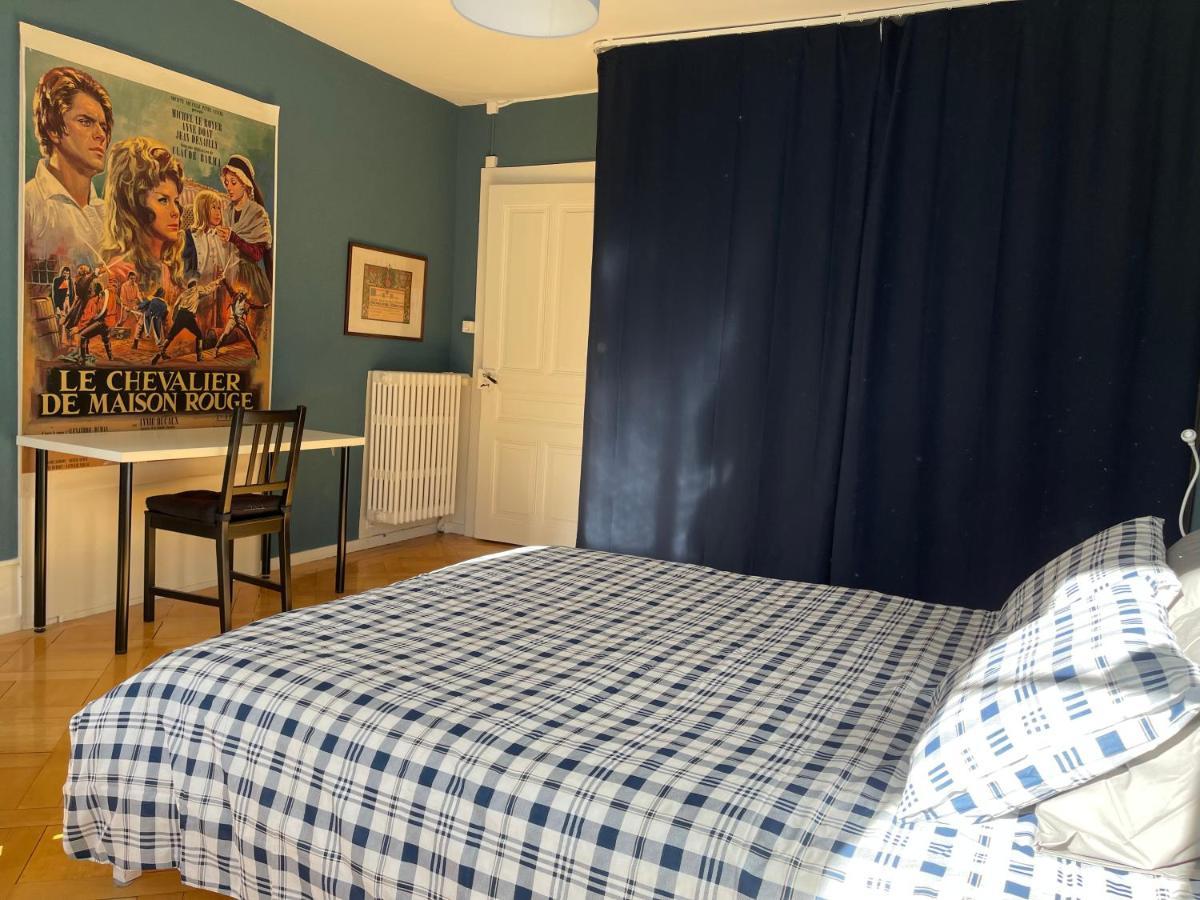 Le Locle : Bel Appartement Chaleureux エクステリア 写真