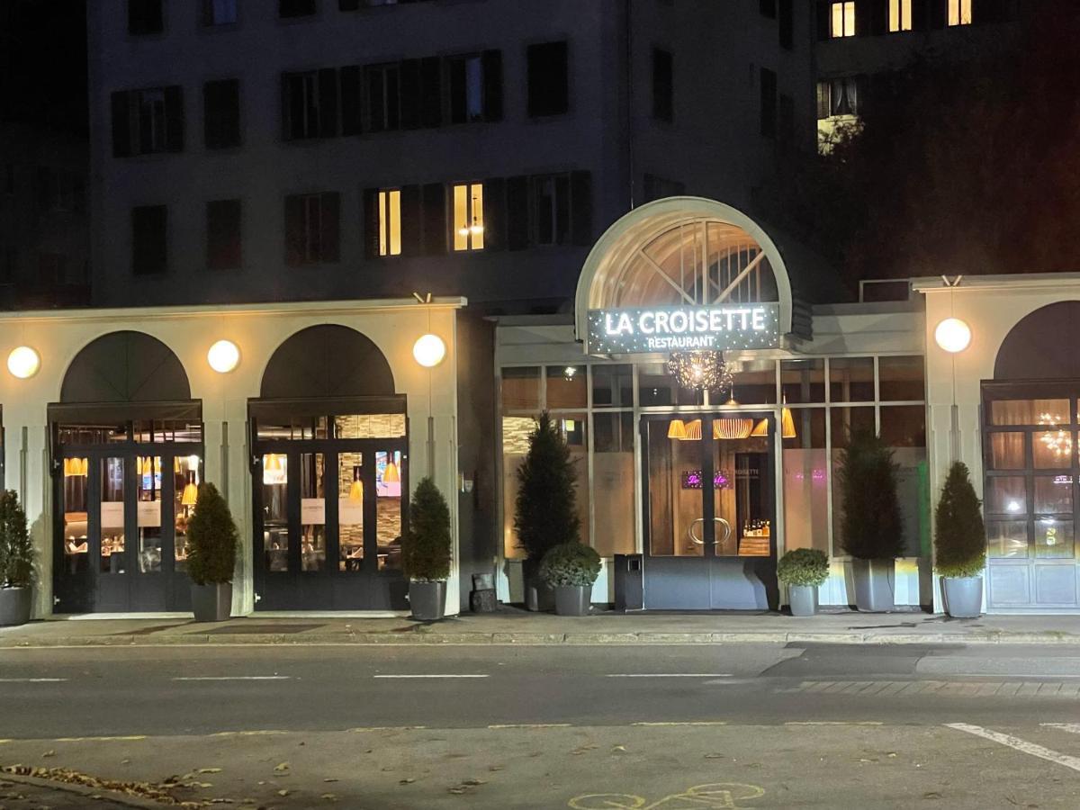 Le Locle : Bel Appartement Chaleureux エクステリア 写真